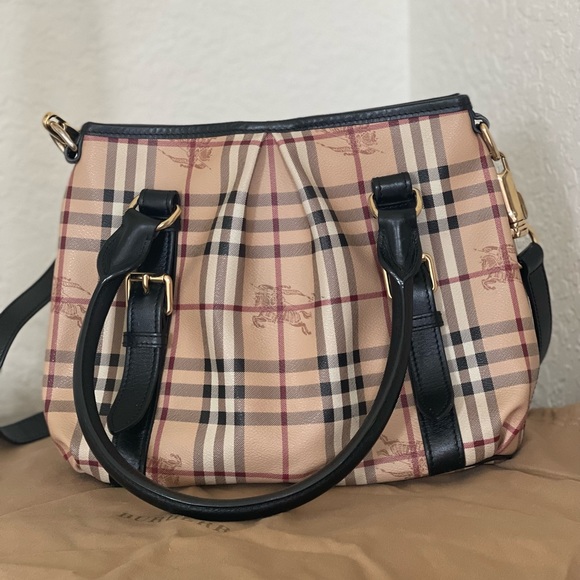 Burberry bag in great condition - Picture 8 of 10